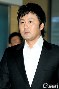 孔炯軫 Hyeong-jin Kong 孔炯軫 Hyeong-jin Kong