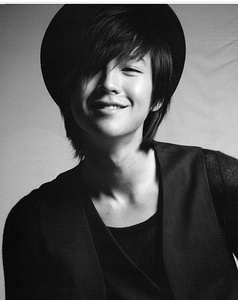 張根碩 Keun-Suk Jang 張根碩 Keun-Suk Jang