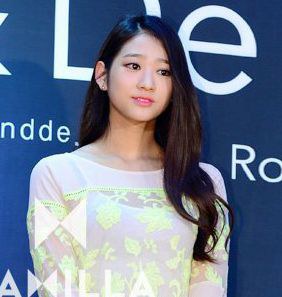 裴盧麗 Noo-Ri Bae 裴盧麗 Noo-Ri Bae
