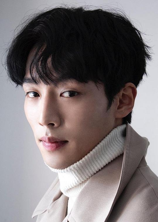 李基澤 Lee Gi-taek 李基澤 Lee Gi-taek