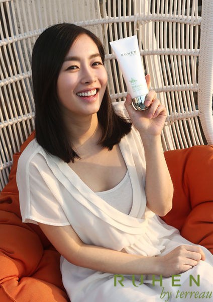 韓秀雅 Soo-ah Han 韓秀雅 Soo-ah Han