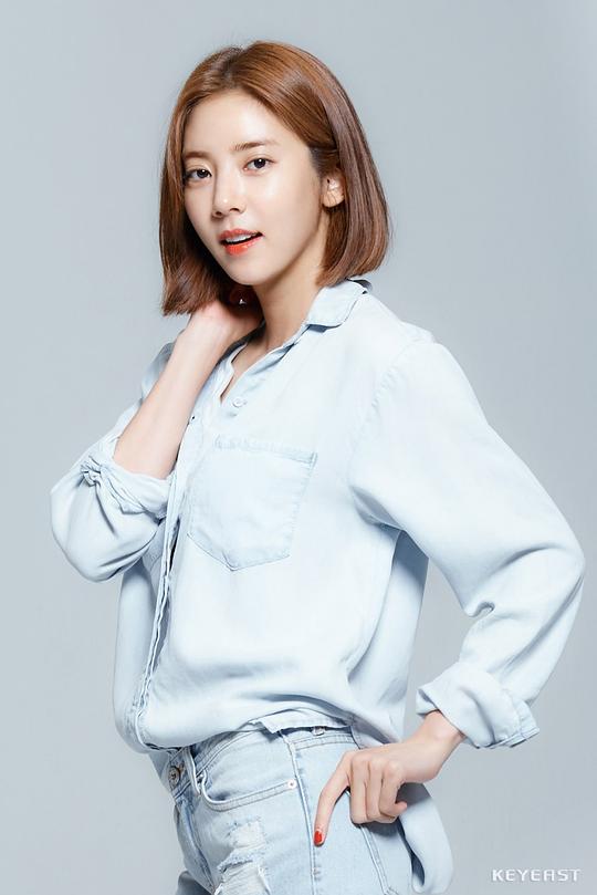 孫淡妃 Dam-Bi Son 孫淡妃 Dam-Bi Son