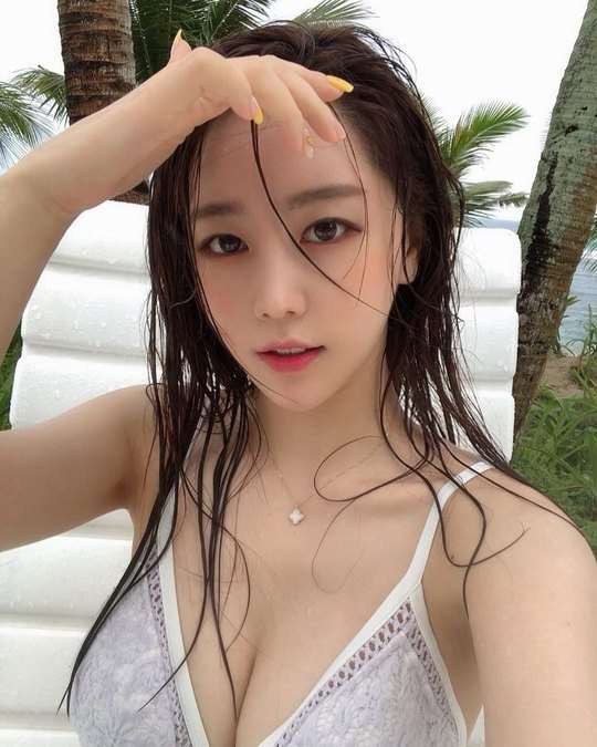 黃寶美 Bo-mi Hwang 黃寶美 Bo-mi Hwang
