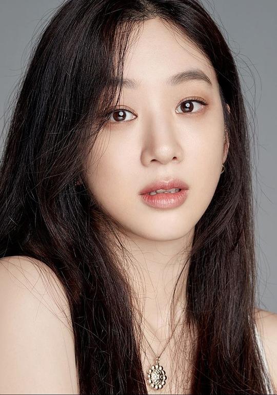 鄭麗媛 Ryeo-won Jeong 鄭麗媛 Ryeo-won Jeong