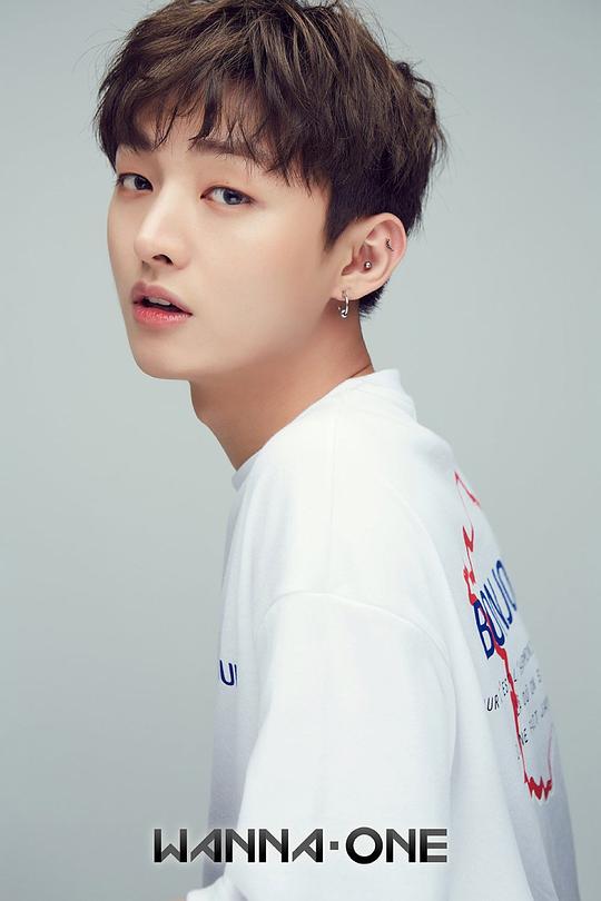 尹智聖 Ji-Sung Yoon 尹智聖 Ji-Sung Yoon