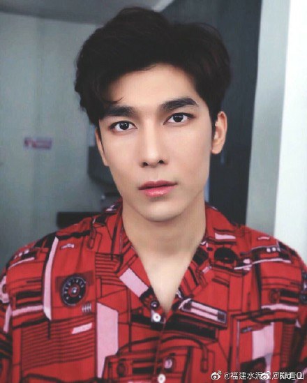 蘇帕西·宗澈瓦 Suppasit Jongcheveevat 蘇帕西·宗澈瓦 Suppasit Jongcheveevat