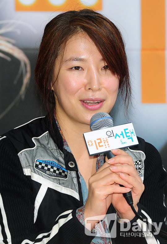 權溪泓 Gye-Hong Kwon 權溪泓 Gye-Hong Kwon