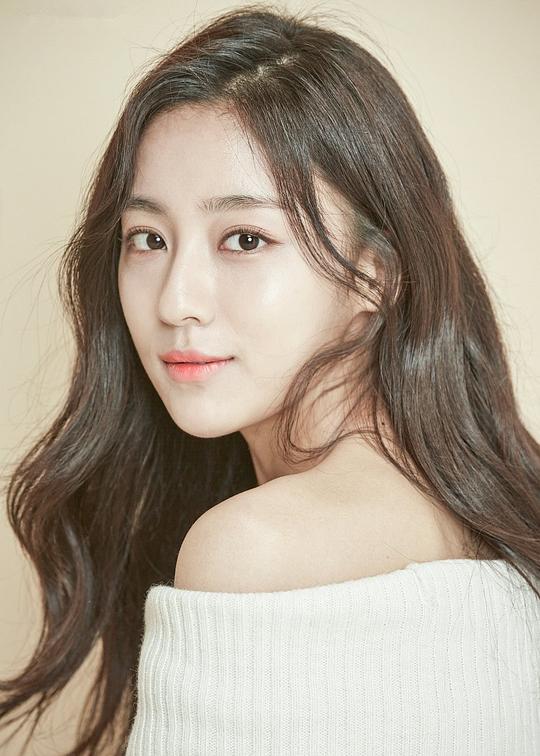 姜旻兒 Minah Kang 姜旻兒 Minah Kang