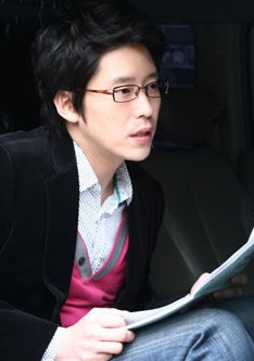 嚴基俊 Ki-joon Um 嚴基俊 Ki-joon Um