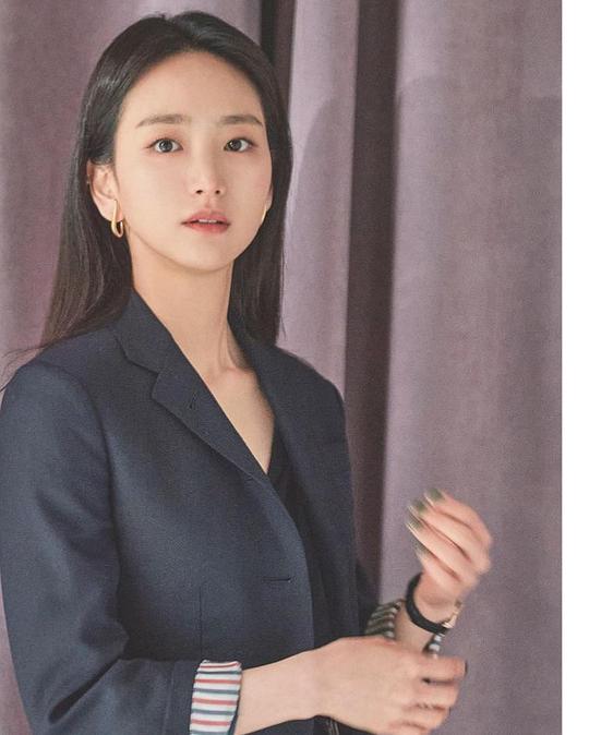 元真兒 Jin-ah Won 元真兒 Jin-ah Won