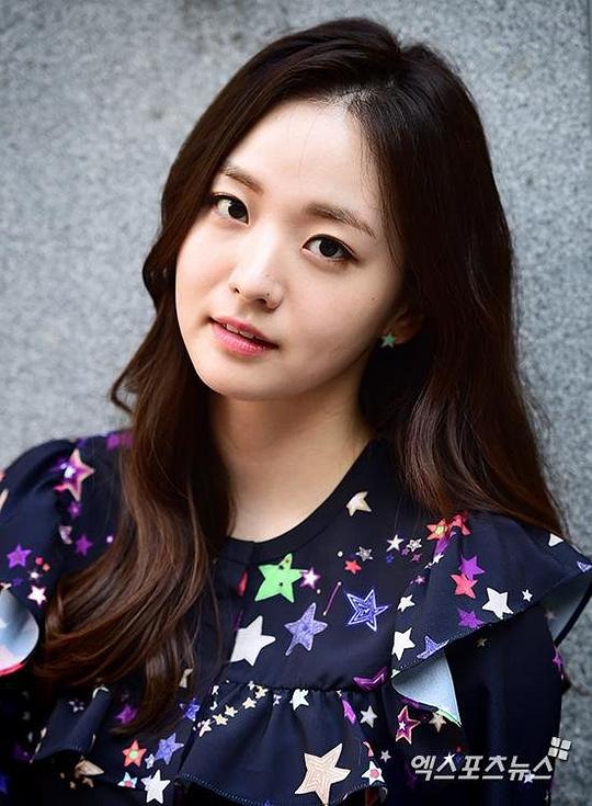 金彩恩 Chae-eun Kim 金彩恩 Chae-eun Kim