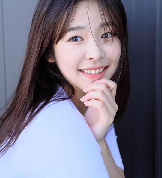 韓伊秀 I-su Han 韓伊秀 I-su Han