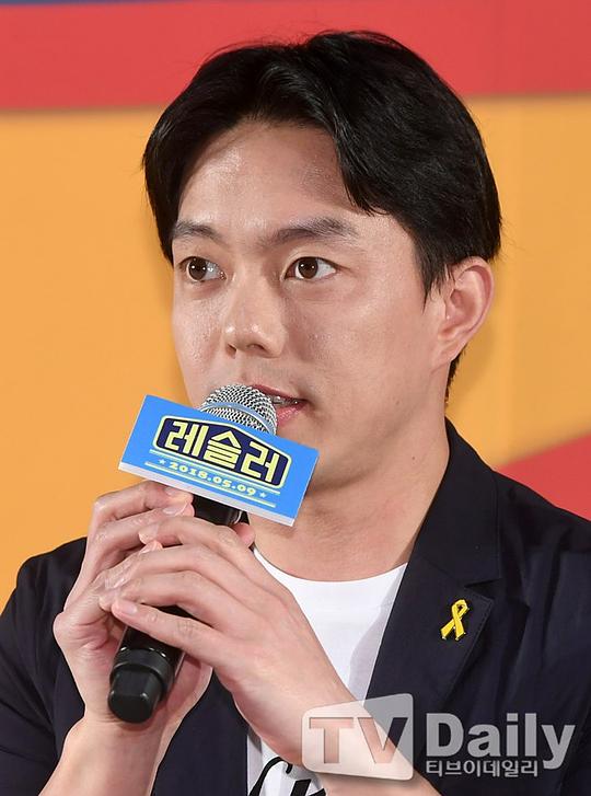 金大雄 Dae-Woong Kim 金大雄 Dae-Woong Kim