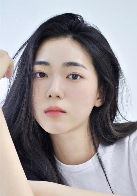 金智友 Ji-woo Kim 金智友 Ji-woo Kim