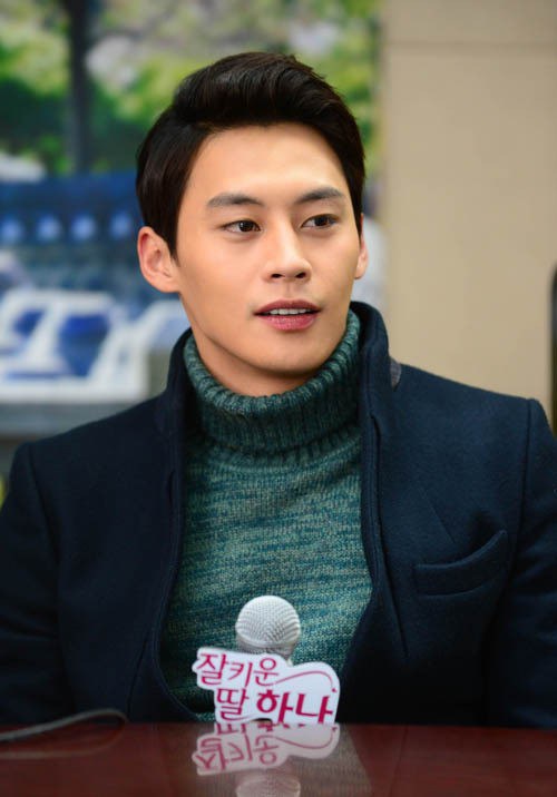 鄭恩宇 Eun-woo Jeong 鄭恩宇 Eun-woo Jeong