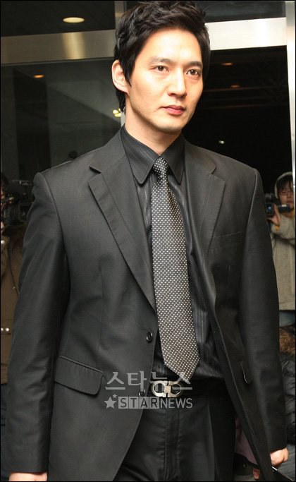 劉泰雄 Tae-Woong Yoo