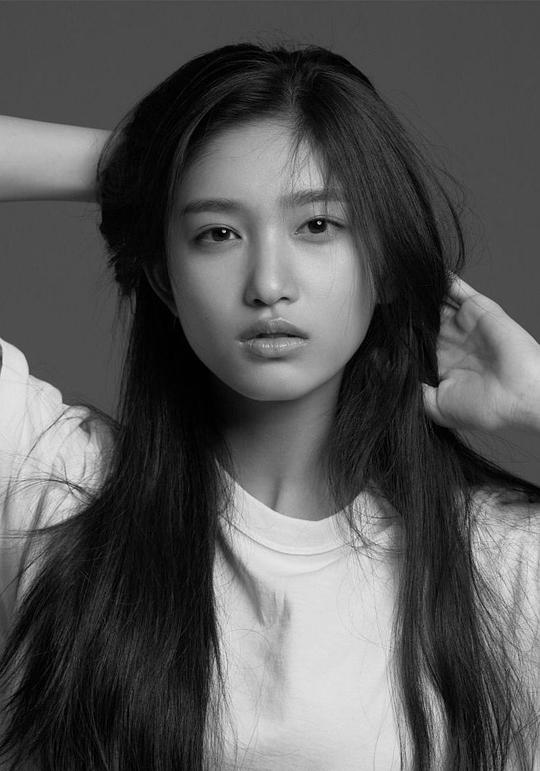 李瑞 Leeseo