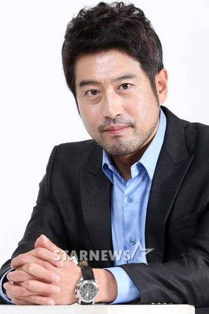 李潤健 Lee Yoon-gun