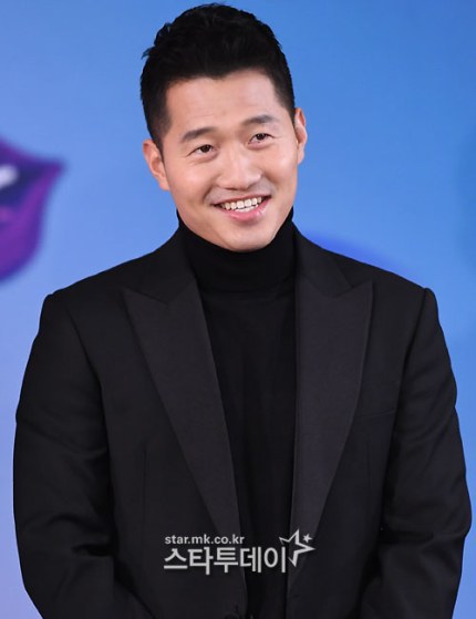 姜形鬱 Hyung-wook Kang