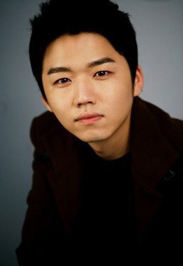 李賢 Lee Hyeon
