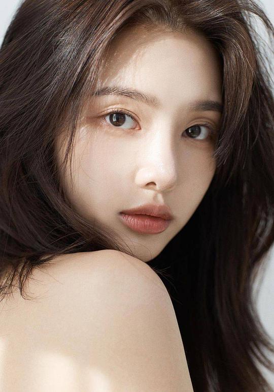 李素律 Lee So Yul
