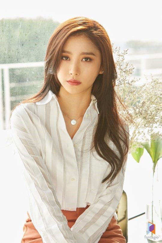 李花兼 Lee Hwa Kyum