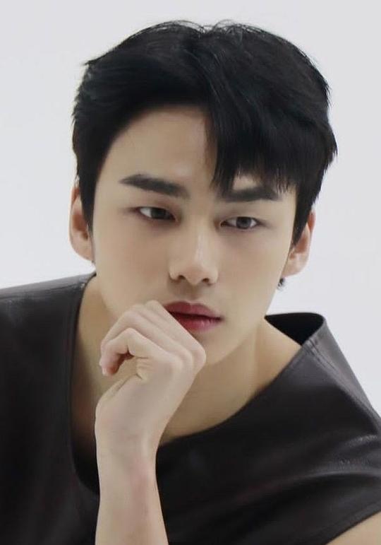 李庚潤 Kyoungyoon Lee