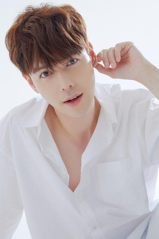 智赫 Acrux Jihyuk