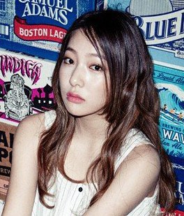 李真伊 Lee Jini