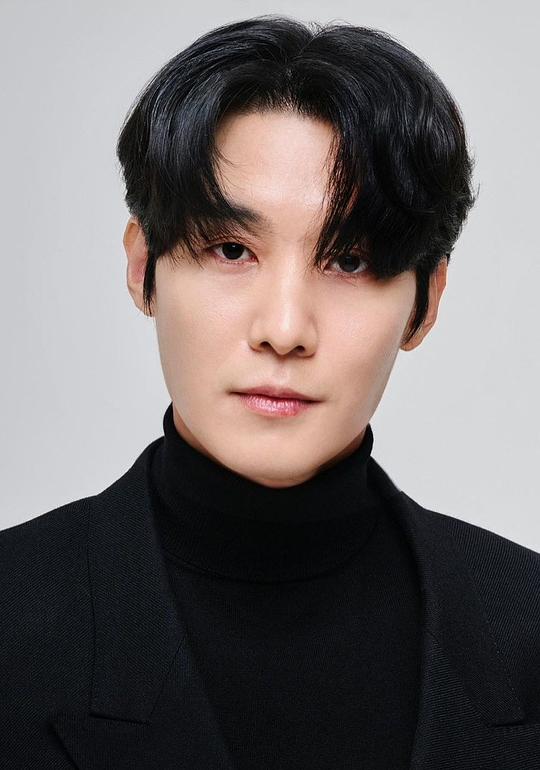 張栗 Chang Ryul