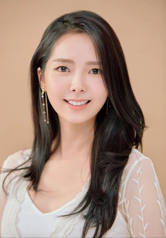 李孝恩 Hyo-eun Lee