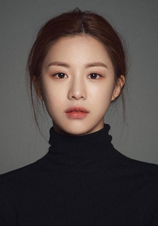 高允貞 Yoon-Jung Go