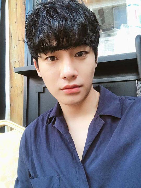 姜律 Kang Yul