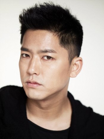 李龍宇 Yong-Woo Lee