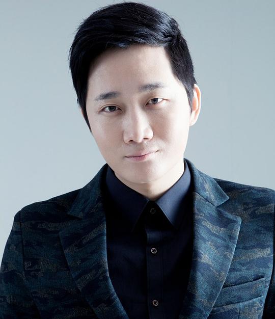 李龍真 Yong-Jin Lee